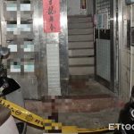 公公持刀从4楼追砍到1楼 媳妇血溅楼梯间身亡
