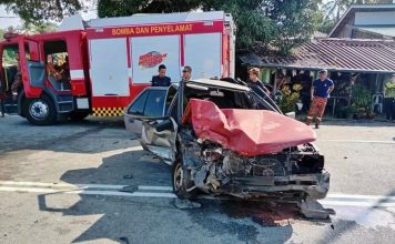 Axia遭撞飞入反方向车道 迎面再撞Iswara致女司机身亡