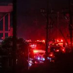 白烟瞬间冲出、碎片四射 AEON爆炸现场画面曝光