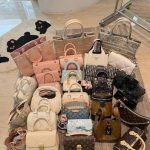 网络直播卖仿冒奢侈品 女子家中藏97件名牌假货落网