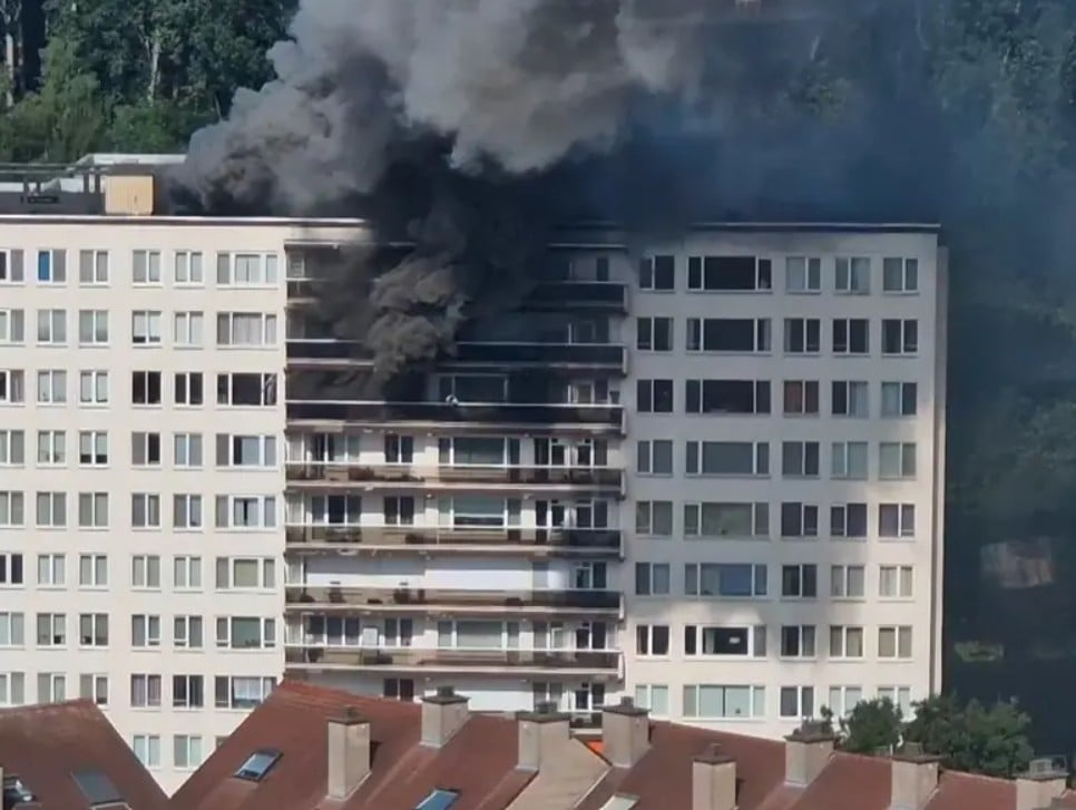 fn260702belgium-072236