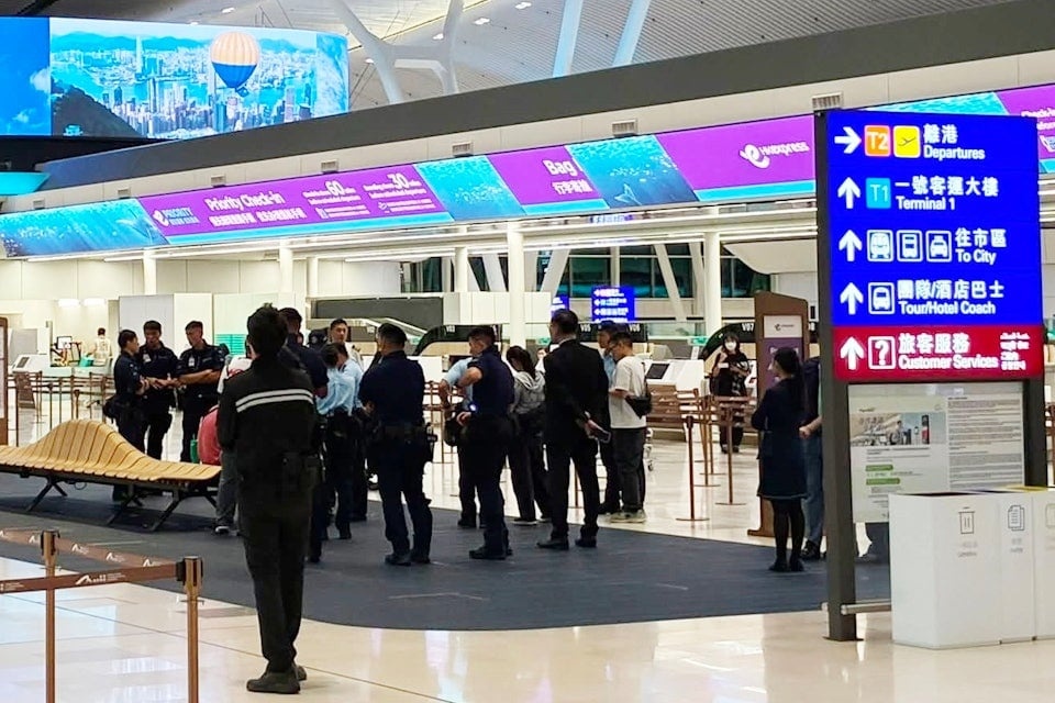 fn260715airport-075252
