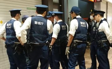 女儿报警称“父亲没呼吸” 警发现脸部瘀青才揭家暴