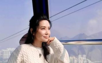 郭羡妮美貌依旧 14岁爱女近照却翻车