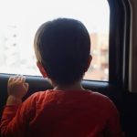 父载儿去托儿所却忘送下车 孩子被留车内不幸身亡