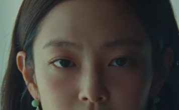 Jennie疑似走光冲热搜 粉丝急澄清真相