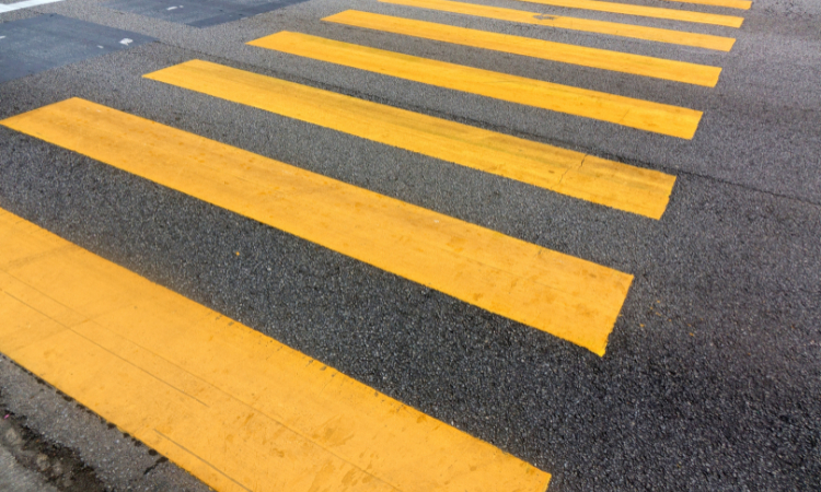 white-yellow-zebra-crossing-diff