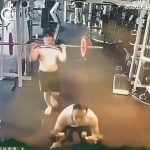 健身房乱丢器材险砸人 男子遭劝阻后爆冲突