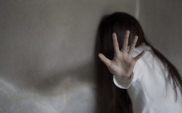 网购“九尾狐仙”佛牌 2少女遭网红诱骗侵犯