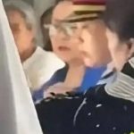因拒换座就被骂书白读 20岁女子当场崩溃落泪