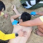 不会游泳却独自走入深水 男子遇溺获救后不断吐血