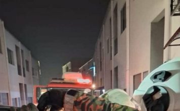 华裔男车内昏迷车门紧锁 消拯员破门救人仍回天乏术