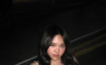 知名主持人大女儿毕业游冲绳 泳装自拍展现自信一面