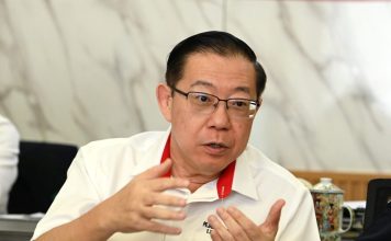 “敢怒、敢言、敢做、敢当” 林冠英:议员要替人民说话