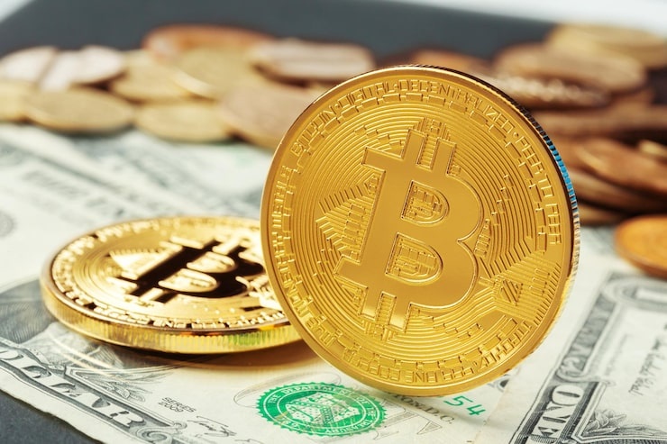 bitcoin-dollar_93675-129787