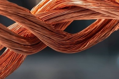 close-coiled-copper-wire-resting