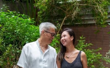 男星携小二十四岁女友受访 否认年长被骗