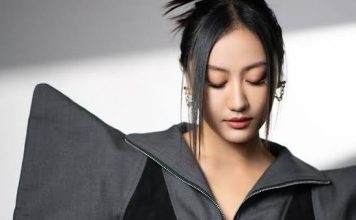 好友酒后行为疑越界 女星现场直接推开拒绝