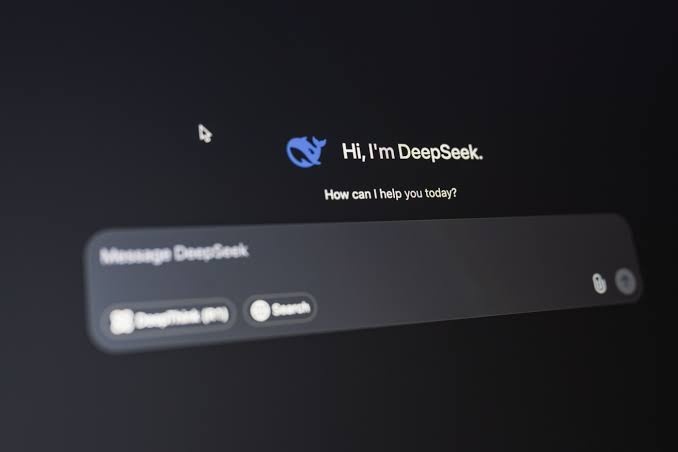 DeepSeek收入狂飙10倍 7个月却亏7亿人民币 | Reddot 红点新闻网