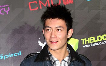 陈冠希被赞完全没架子 合照签名来者不拒