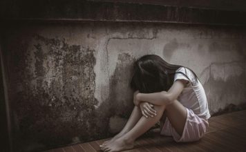 趁女童父亲祈祷时下手 35岁身障男猥亵6岁女童