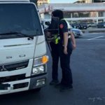 车还发动人却没反应 司机被发现趴在方向盘身亡