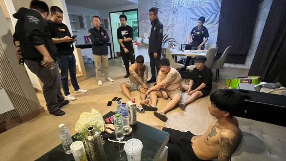 20260924CPKK74c_CHINA_GANG_AT_TH