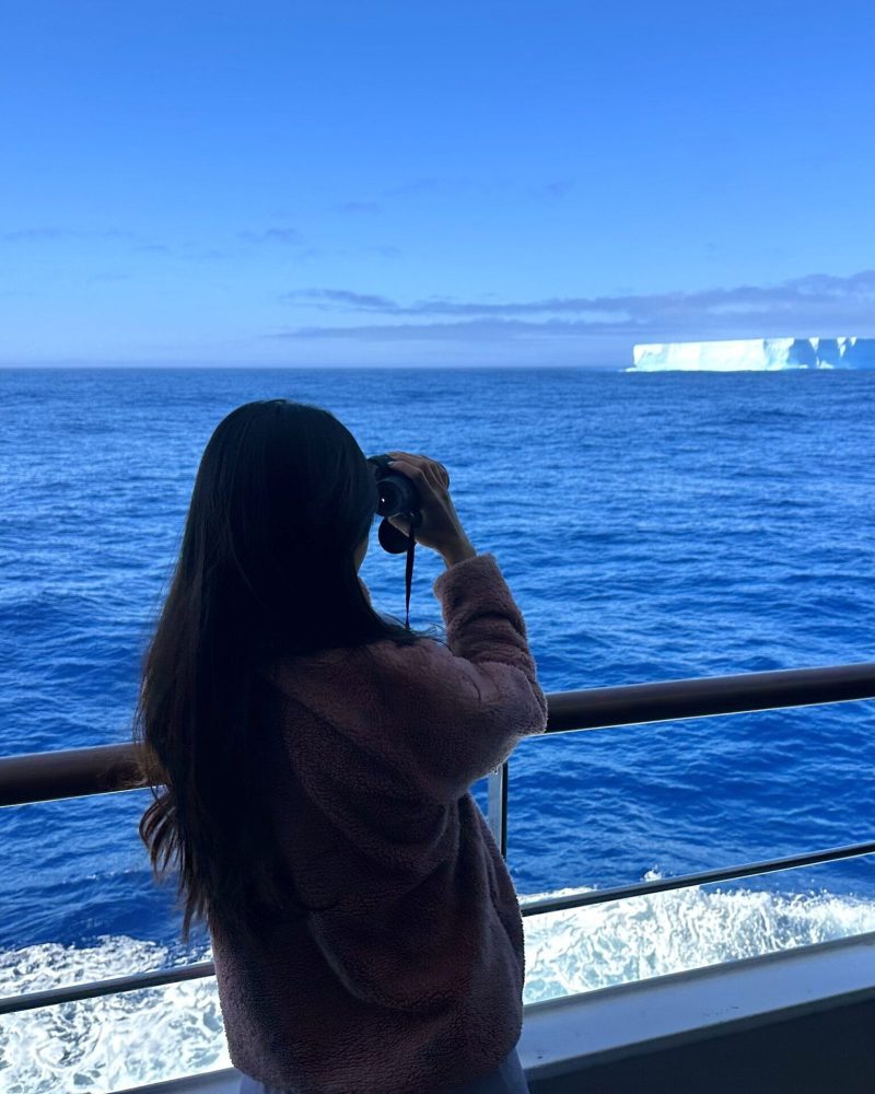 Antarctica-—-Seeing-icebergs-in