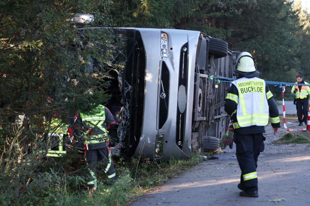 CORRECTION-GERMANY-TRANSPORT-ROAD-BUS-ACCIDENT-20260927-135535