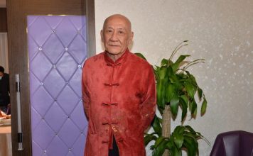 经历丧妻与家庭风波之后 李家鼎状态恢复重返电视城
