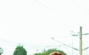 老公巴黎突然掏出戒指 阿Sa当场哭到眼线全花