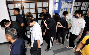 公寓内操作假招聘骗局 15男女当庭认罪缴罚款