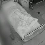 结石剧痛难忍深夜求医 男子留院休息后轻生身亡