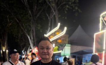 雷智雄为文化节与美食 临时买机票飞去诗巫