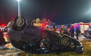 违规U转酿夺命车祸 两车迎面猛撞酿1死4伤
