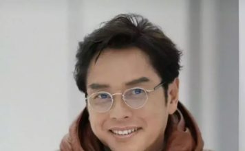 “谭校长”年轻照再曝光 浓眉大眼星味十足