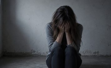 不满妻子迟迟不肯回家 男子闯娘家把她鼻子咬掉