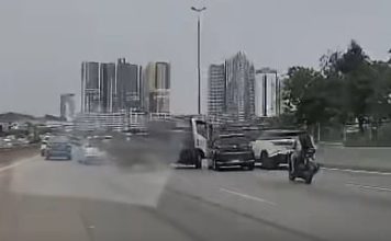 罗厘疑急刹失控酿连撞 休旅车遭撞连翻数圈滚出大道