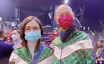汪明荃罗家英再穿经典战衣 红馆看演唱会抢尽镜头