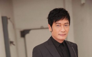 罗嘉良逛街头被拍下近况 步伐缓慢身体前倾