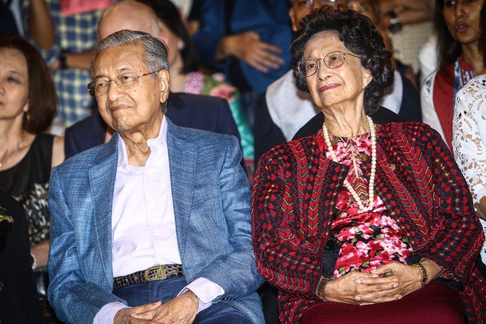 m_for_malaysia_premiere_1009_(1)