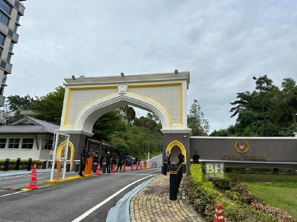 pintu_istana_satu_1669094252