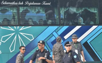 大马首批遣返罗兴亚人抵缅甸 家属等团聚却更忧心忡忡