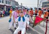 法国男挑战九皇爷仪式 亲身穿银针还想过火路