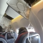 客机半空中突发故障 10分钟骤降2万3000英尺