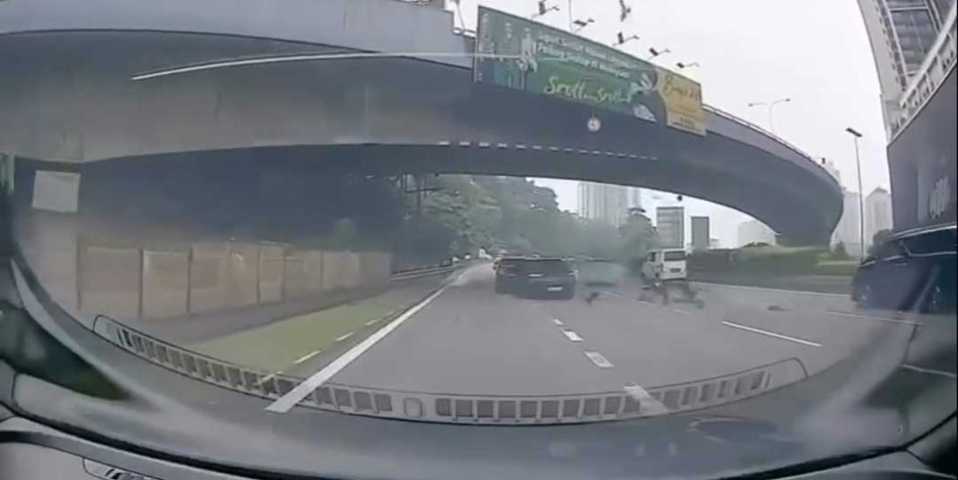 20261012CPKK34c_JLN_KUCHING_ACCIDENT_BYD_CR261012tpmE01-094228