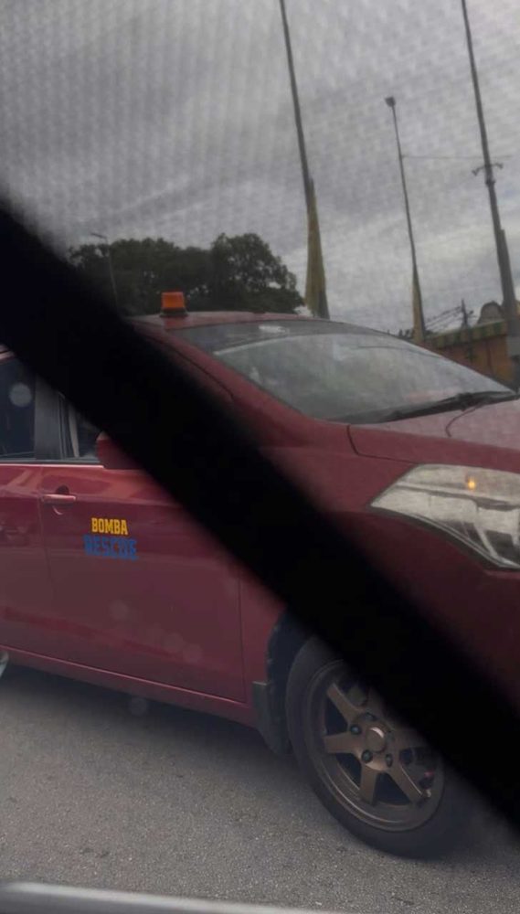 20261028CPKK31c_FAKE_BOMBA_CAR_0