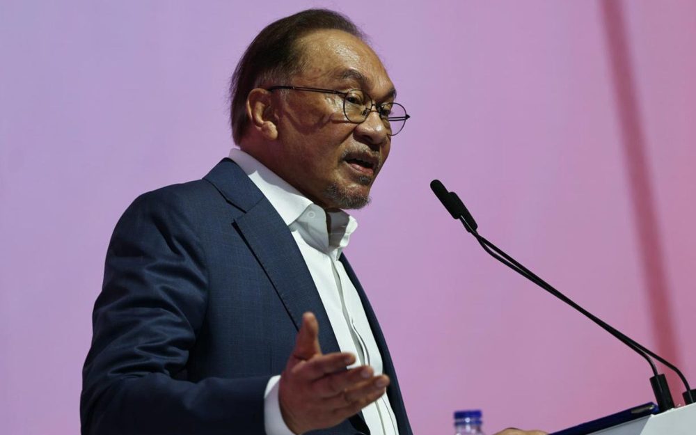 546f5fe2-466b-4a81-bc52-f430981c01c6-anwar-ibrahim-bernama-051026
