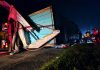 货柜突然坠落压扁轿车 父女受困车内双双丧命
