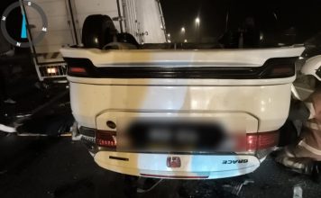 轿车猛撞罗里后翻覆 23岁司机受困车内丧命